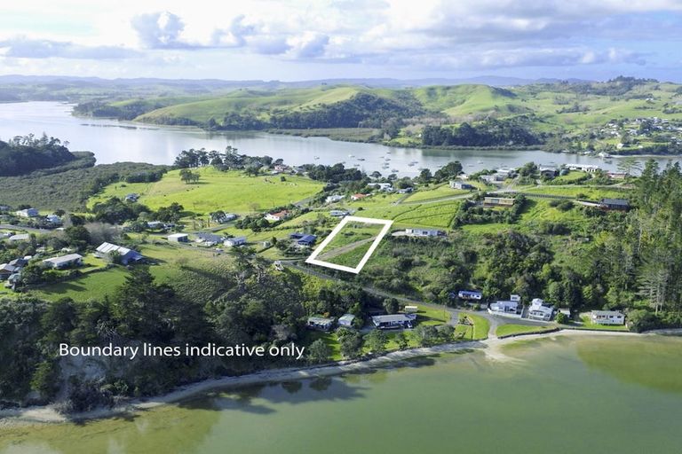 Photo of property in 17 Dem Road, Pahi, Paparoa, 0571
