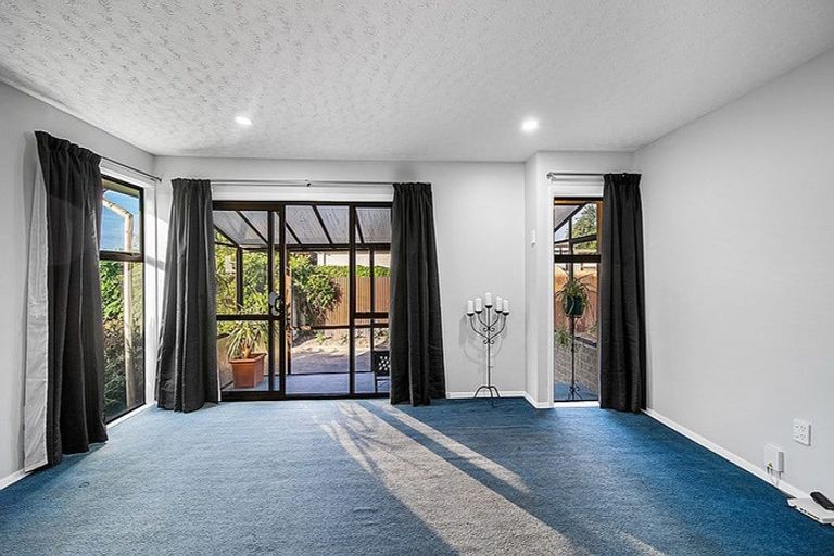 Photo of property in 18 Frensham Crescent, Woolston, Christchurch, 8062