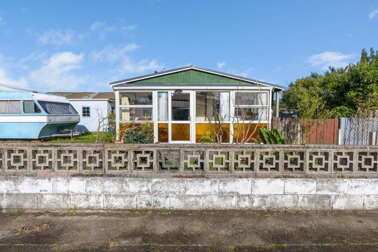 Photo of property in 1 Blake Street, Waitara, 4320