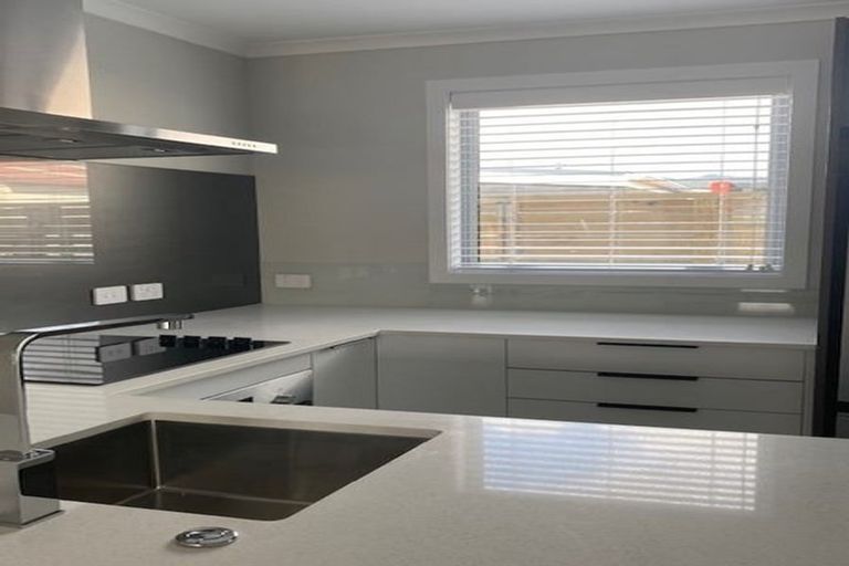 Photo of property in 13 John Reynolds Square, Hutt Central, Lower Hutt, 5010