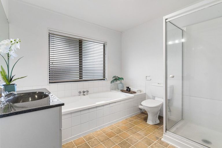 Photo of property in 22 Davington Way, Burswood, Auckland, 2013
