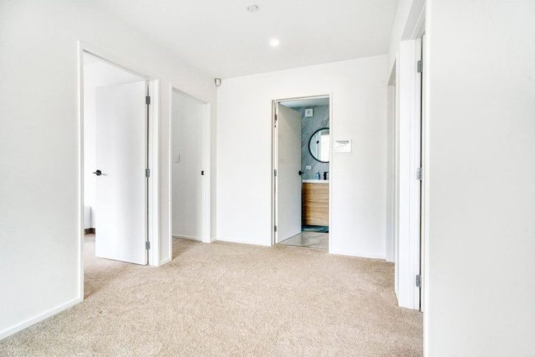 Photo of property in 152b Luckens Road, West Harbour, Auckland, 0618