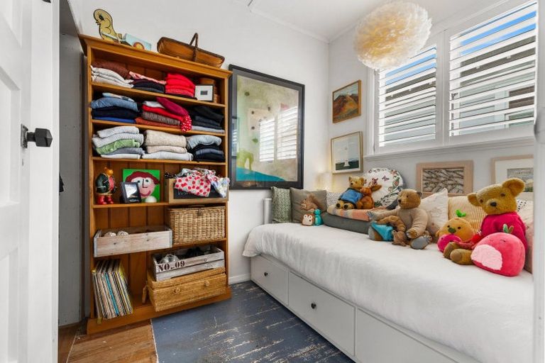 Photo of property in 33 Aramoana Avenue, Devonport, Auckland, 0624