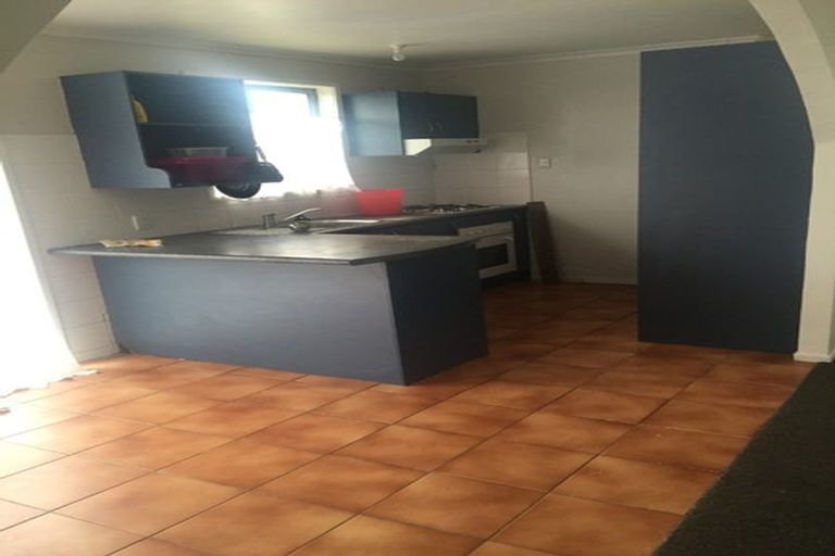 Photo of property in 107 Tidal Road, Mangere, Auckland, 2022