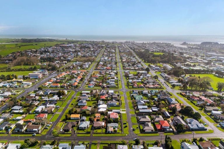 Photo of property in 1 Blake Street, Waitara, 4320