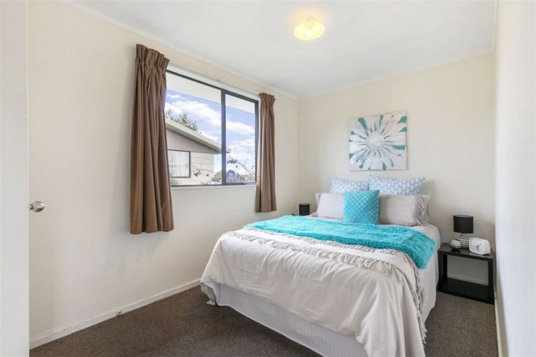 Photo of property in 2/61 Redcrest Avenue, Red Hill, Papakura, 2110