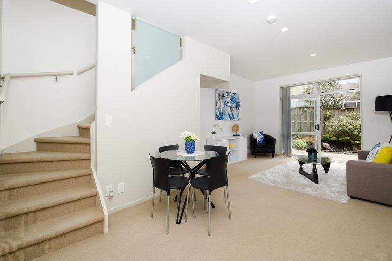 Photo of property in 25 Albionvale Road, Glen Eden, Auckland, 0602