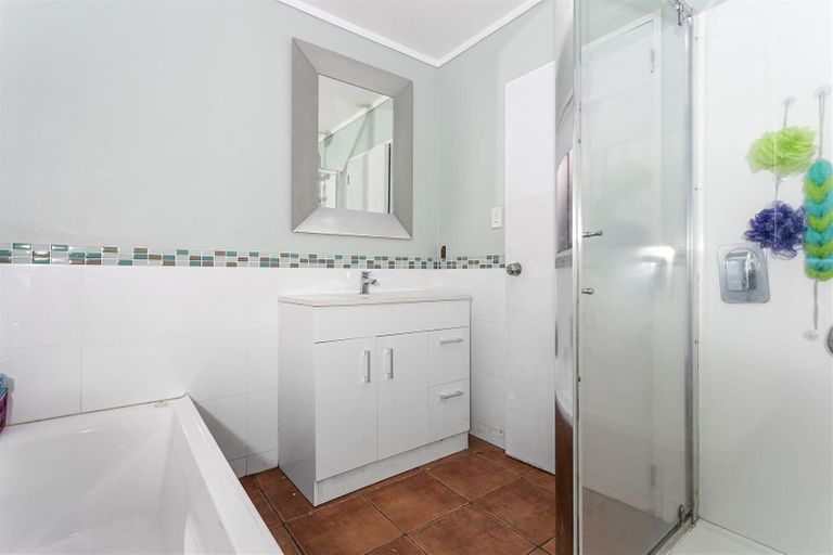 Photo of property in 116 Glen Road, Ranui, Auckland, 0612