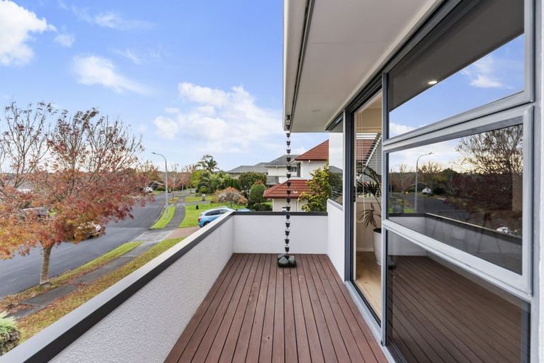 Photo of property in 32 Currell Way, Somerville, Auckland, 2014