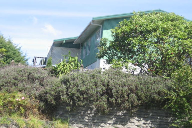 Photo of property in 33 Marlborough Avenue, Glenfield, Auckland, 0629