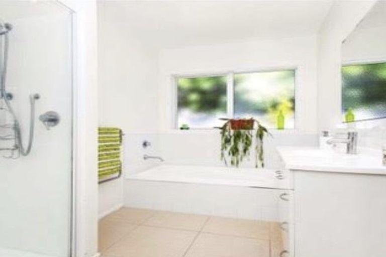 Photo of property in 9 Tararua Close, Aotea, Porirua, 5024