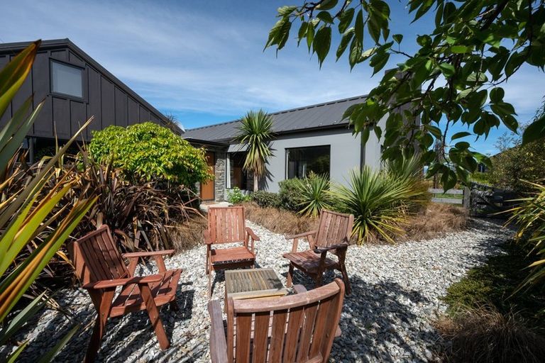 Photo of property in 2 Jacks Point Rise, Jacks Point, Queenstown, 9371