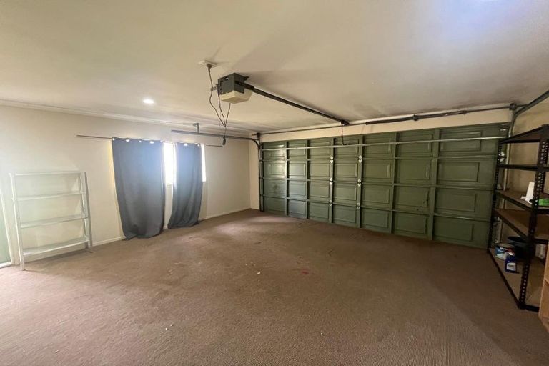 Photo of property in 2 Greenberry Drive, Ranui, Auckland, 0612