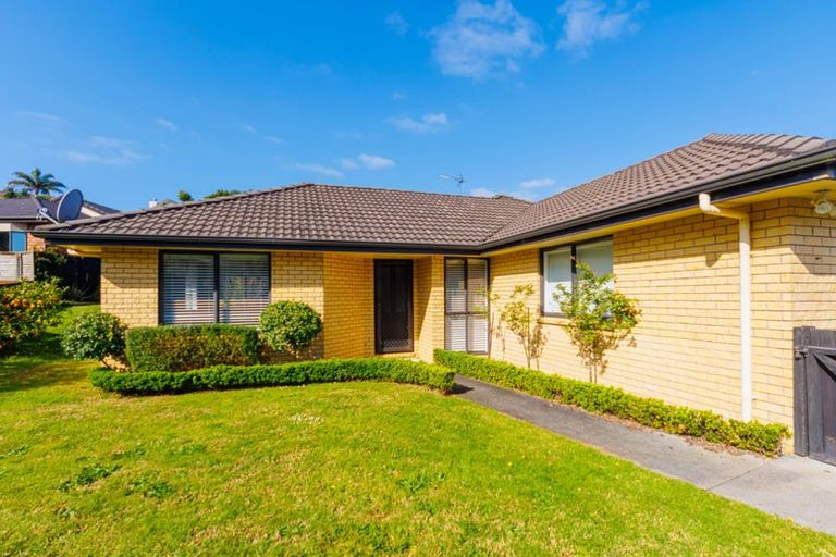 Photo of property in 5 Valley Fields Place, Pukekohe, 2120