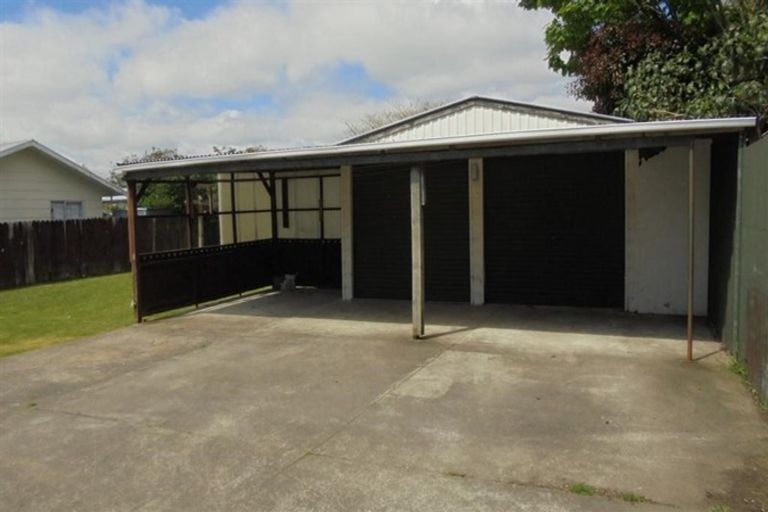 Photo of property in 18 Rimu Street, Levin, 5510