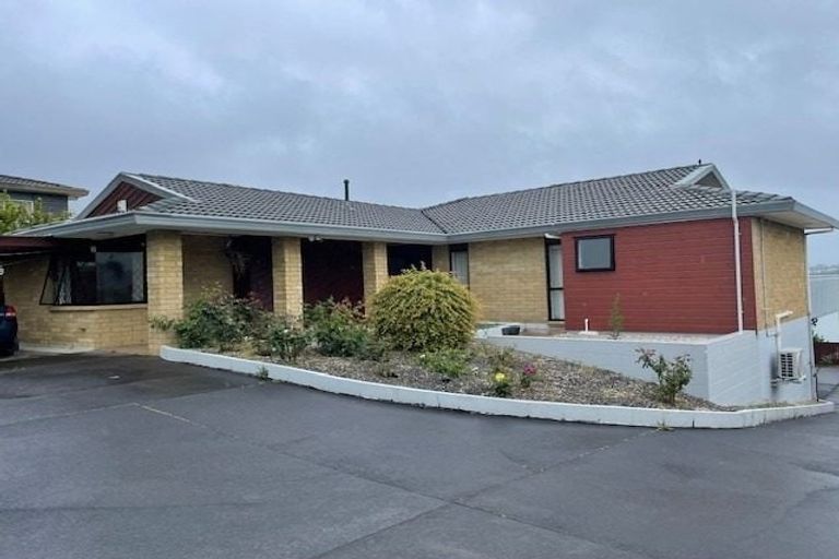 Photo of property in 19 Reynard Terrace, Conifer Grove, Takanini, 2112