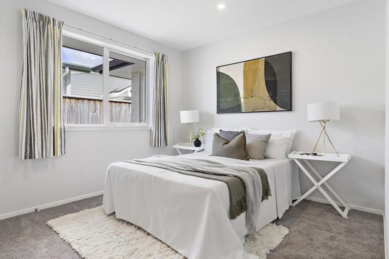 Photo of property in 28 Feist Street, Carterton, 5713