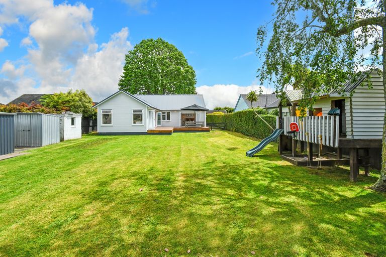 Photo of property in 25 Village Way, Ardmore, Papakura, 2582