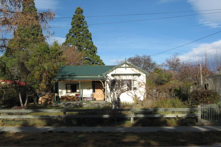 Photo of property in 20 Donegal Street, Cromwell, 9310