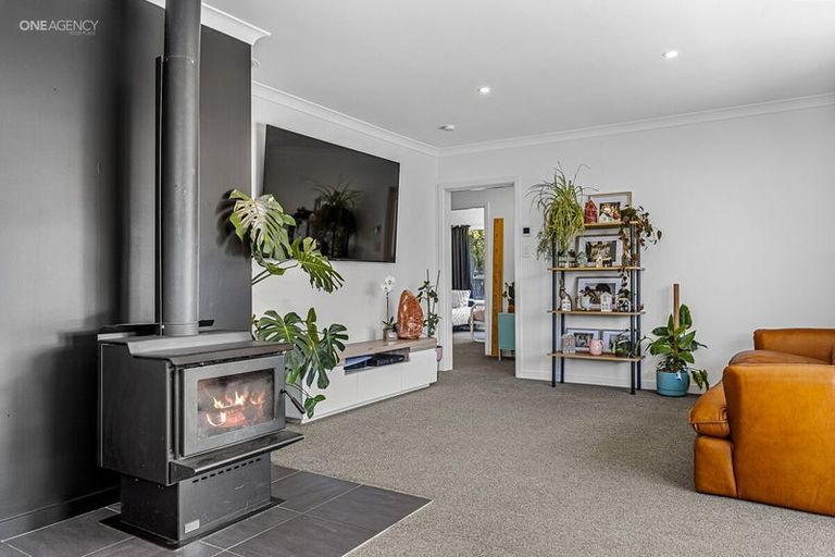Photo of property in 18 Kalmia Place, Kaiapoi, 7630