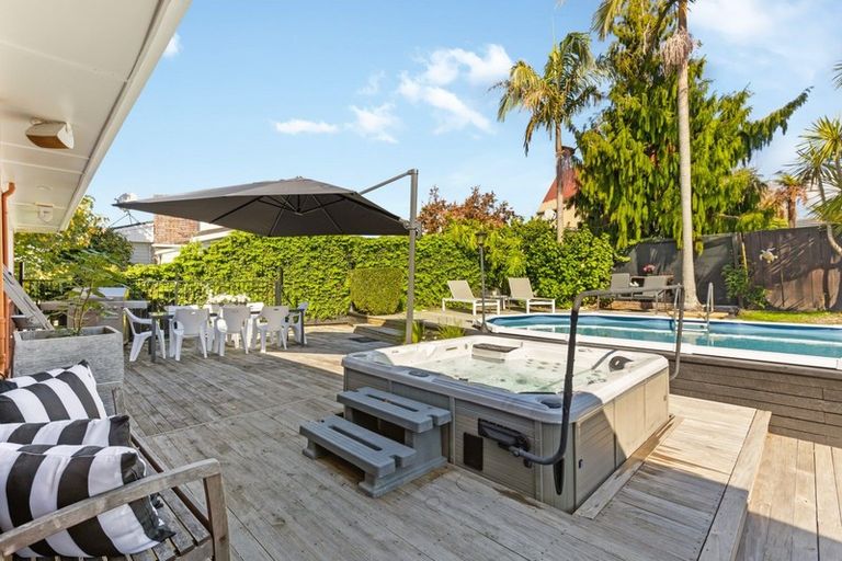 Photo of property in 17 Wynn Place, Howick, Auckland, 2014