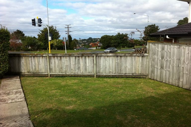 Photo of property in 868 East Coast Road, Northcross, Auckland, 0630