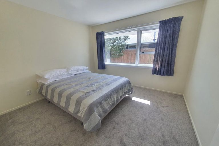 Photo of property in 150 Queenspark Drive, Parklands, Christchurch, 8083