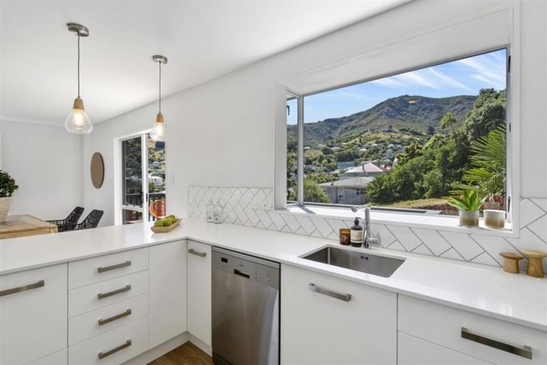 Photo of property in 4 Stevensons Steep, Lyttelton, 8082