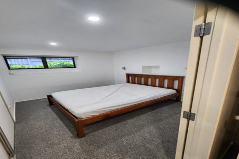 Photo of property in 774 East Coast Road, Oteha, Auckland, 0630