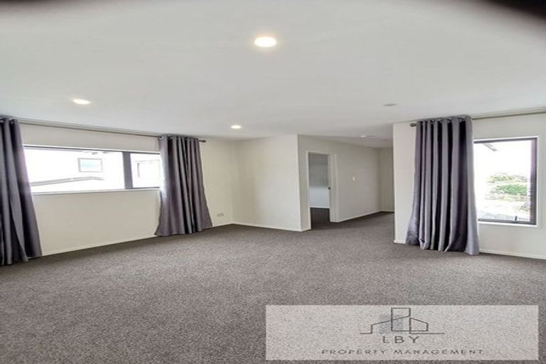 Photo of property in 98 Cardiff Road, Pakuranga, Auckland, 2010