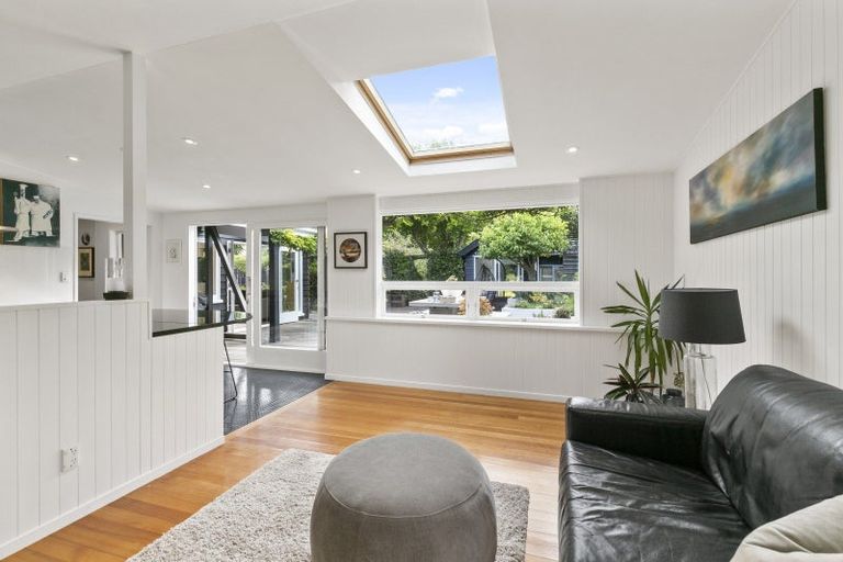 Photo of property in 17a Delhi Crescent, Khandallah, Wellington, 6035