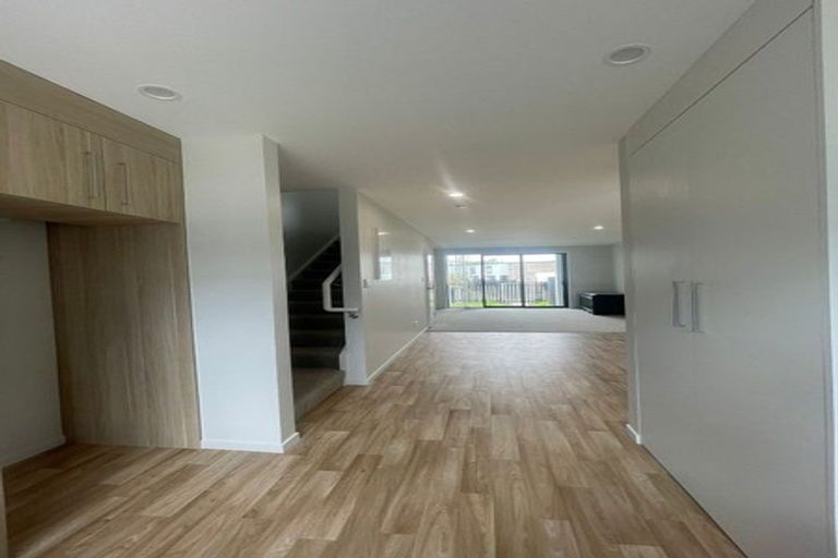 Photo of property in 79 Huri Street, Mangere Bridge, Auckland, 2022