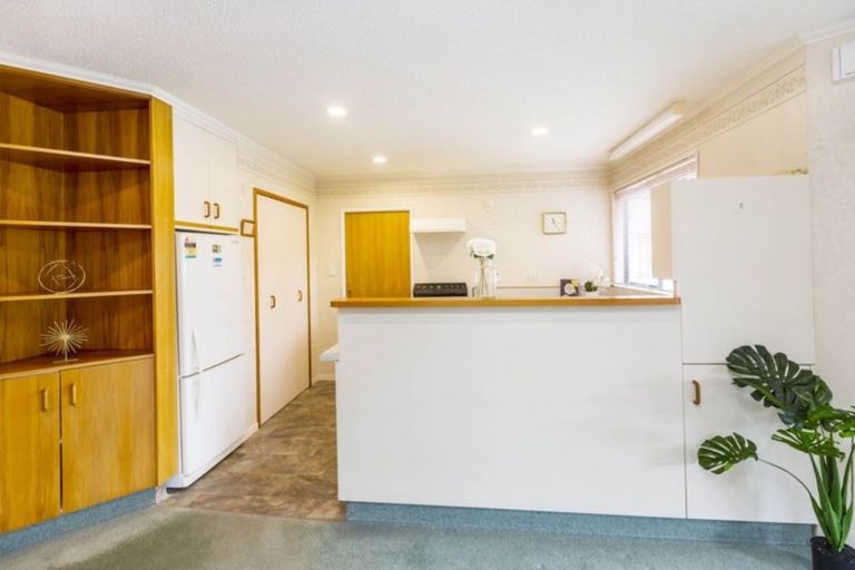 Photo of property in 2/8 Hay Street, Ebdentown, Upper Hutt, 5018