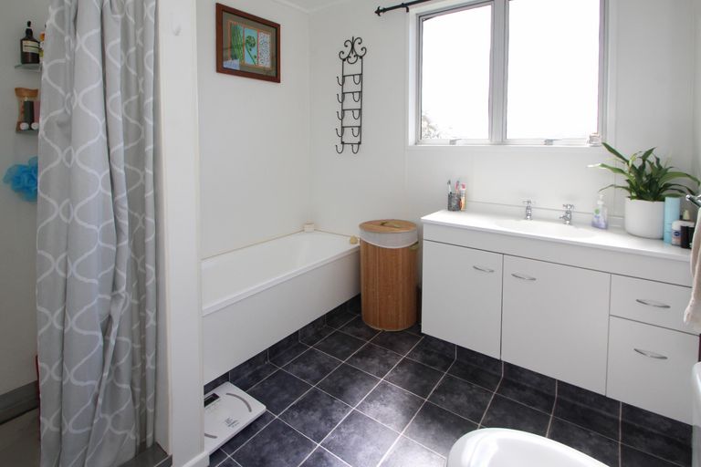 Photo of property in 27 Glendale Crescent, Holmes Hill, Oamaru, 9401