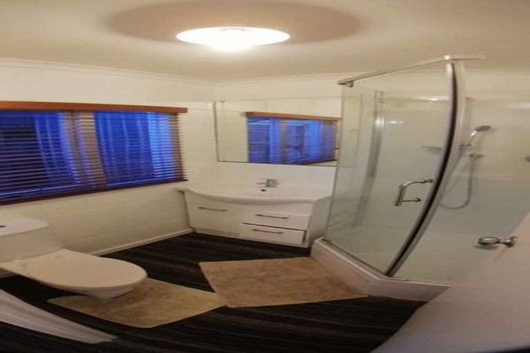 Photo of property in 234 Glamorgan Drive, Northcross, Auckland, 0630