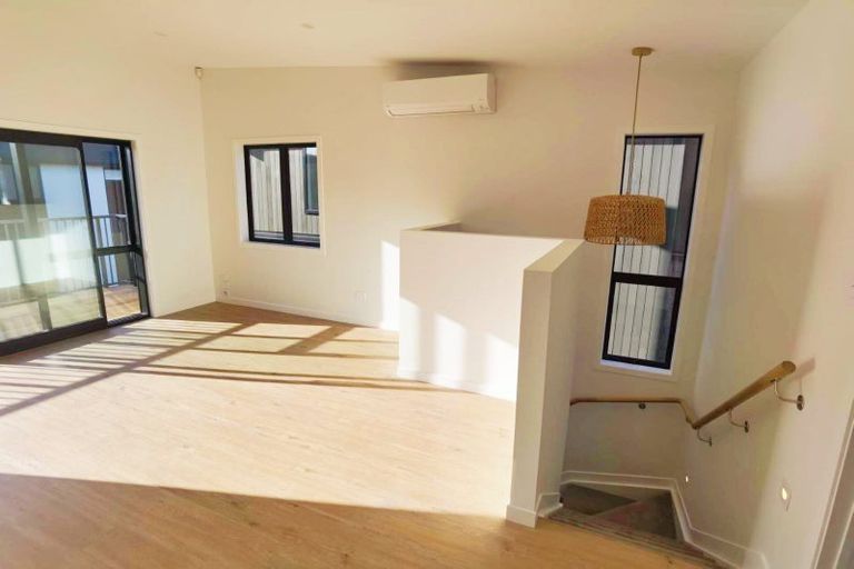 Photo of property in 3 Finesse Lane, Bucklands Beach, Auckland, 2012