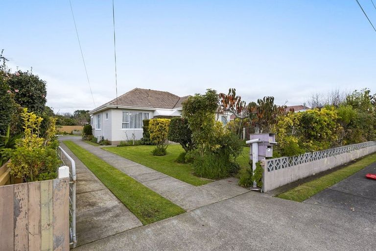 Photo of property in 15 Walsh Road, Westown, New Plymouth, 4310