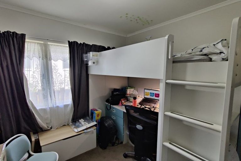 Photo of property in 2/1 Exmouth Road, Northcote, Auckland, 0627