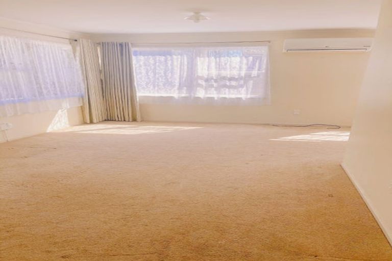 Photo of property in 7 Tamahere Drive, Glenfield, Auckland, 0629
