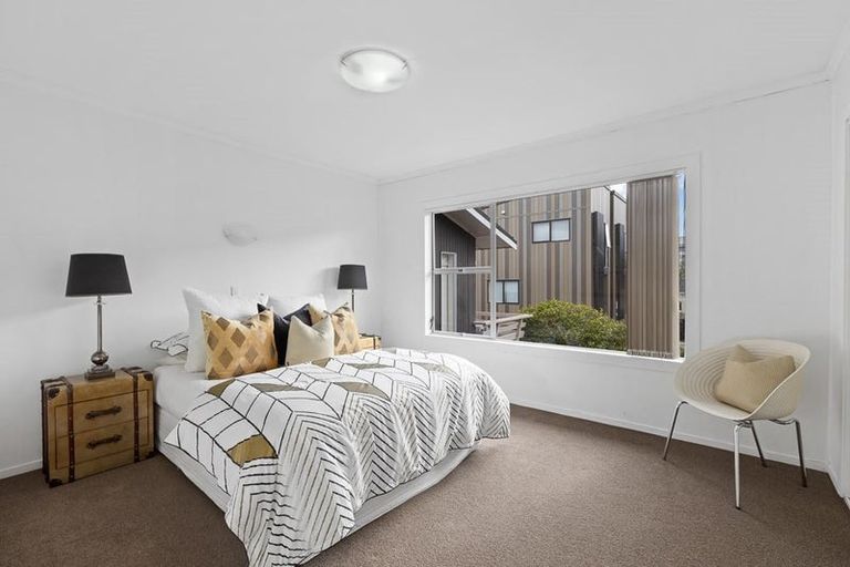 Photo of property in 2/50a Taharoto Road, Takapuna, Auckland, 0622