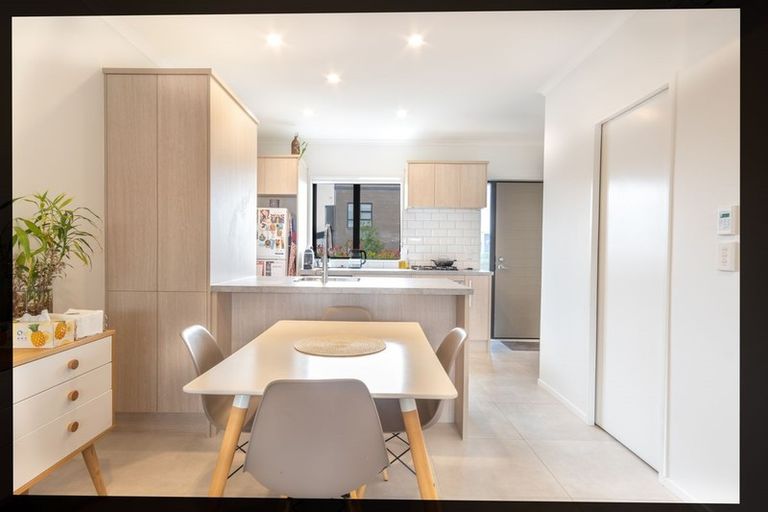 Photo of property in 22 Pepene Avenue, Takanini, 2112