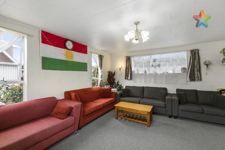 Photo of property in 2/15 Douglas Street, Waiwhetu, Lower Hutt, 5010