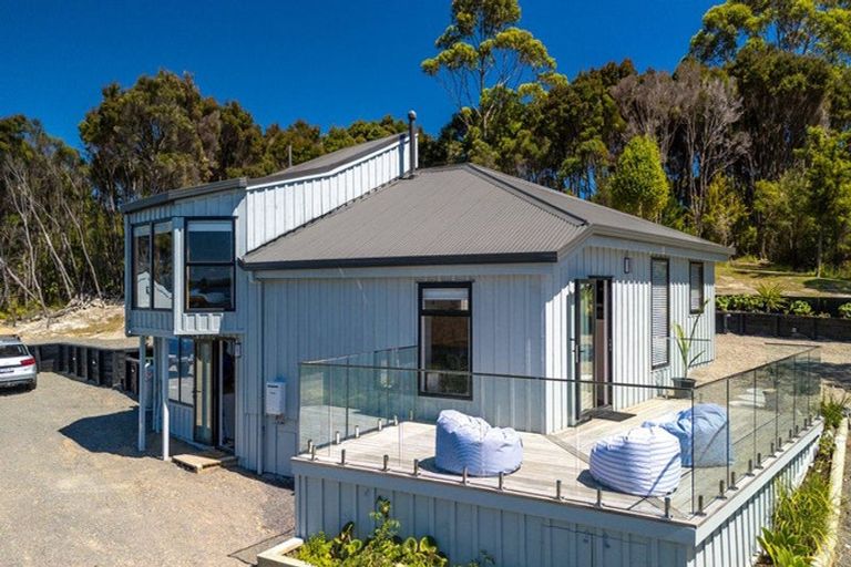 Photo of property in 77 Te Wahapu Road, Russell, 0272