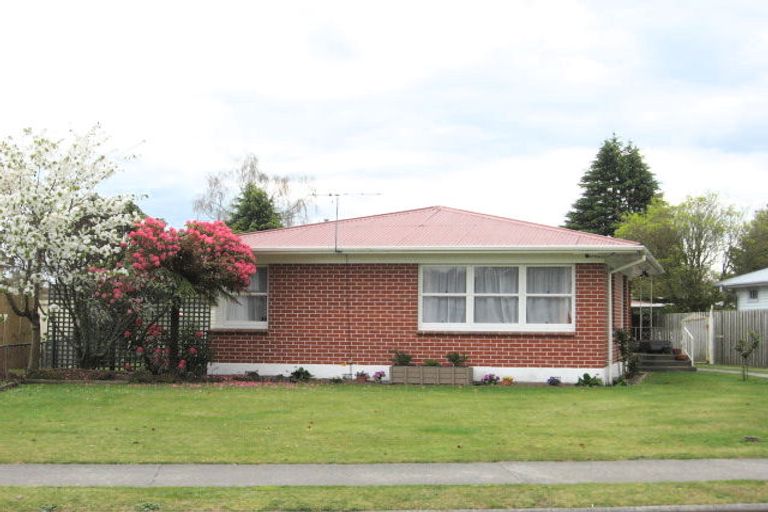 Photo of property in 27 Corlett Street, Utuhina, Rotorua, 3015