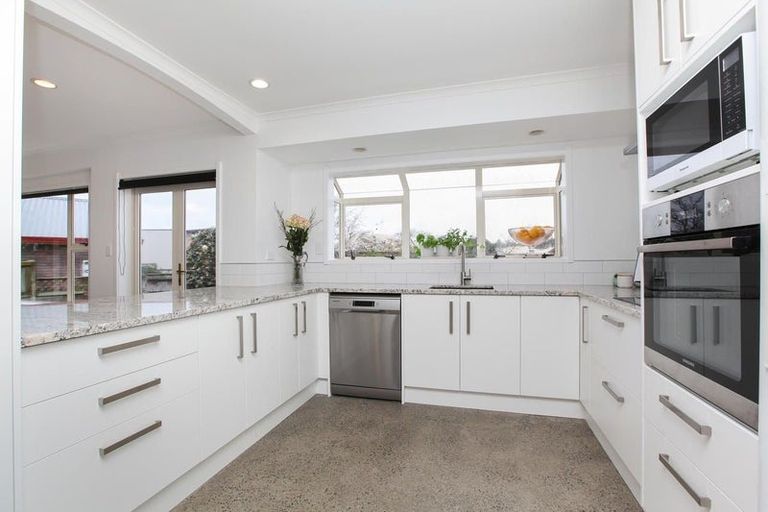 Photo of property in 43 Hastings Place, Hamilton Lake, Hamilton, 3204