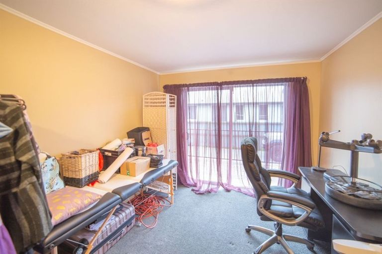 Photo of property in 2/471 Wairakei Road, Burnside, Christchurch, 8053