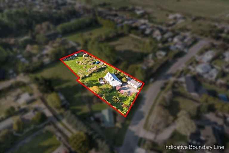 Photo of property in 14 Allin Drive, Waikuku Beach, 7402