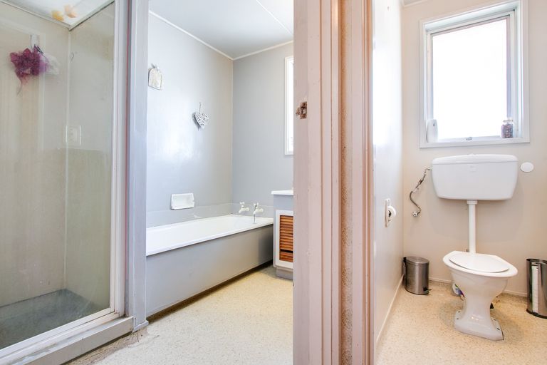 Photo of property in 68 Middle Road, Havelock North, 4130