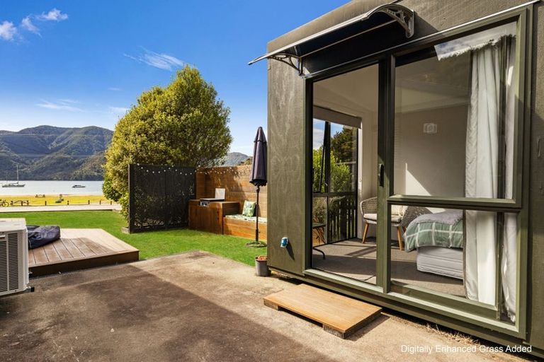 Photo of property in 1992 Queen Charlotte Drive, Momorangi Bay, Picton, 7281