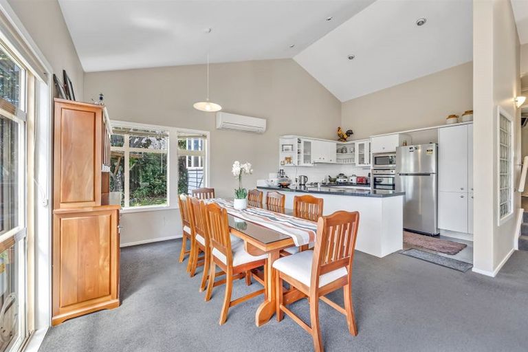 Photo of property in 18 Cinnabar Place, Westgate, Auckland, 0614